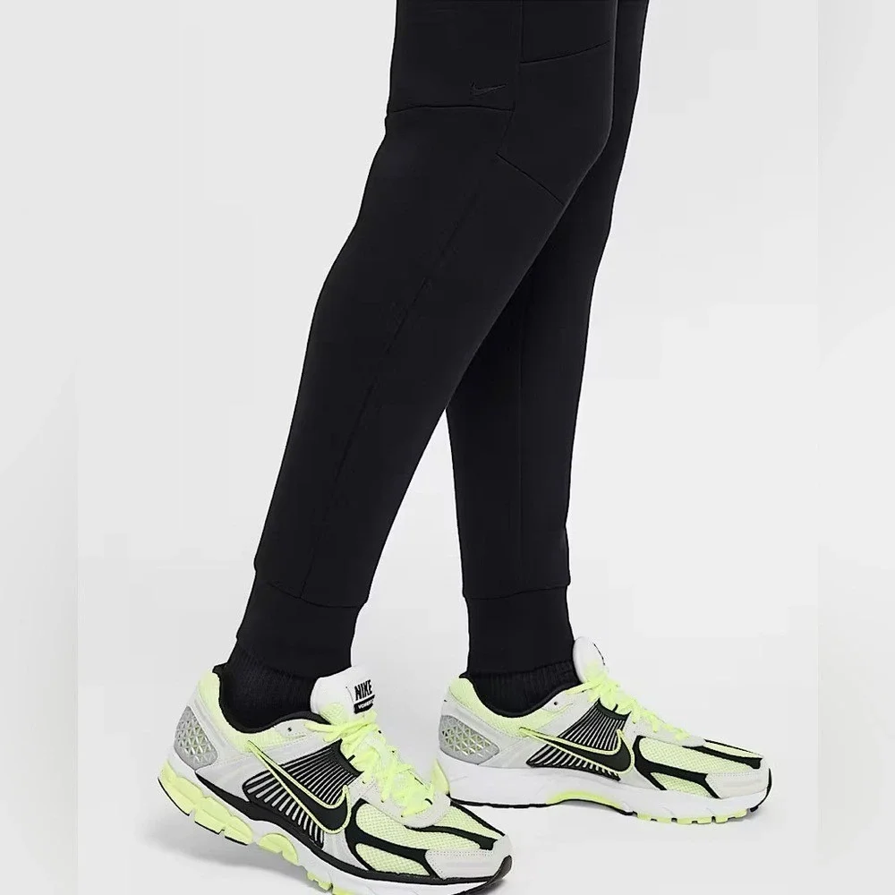 Nike Men's Black Tech Fleece Slim Fit Jogger Sweatpants‎ Zipper Pocket Medium